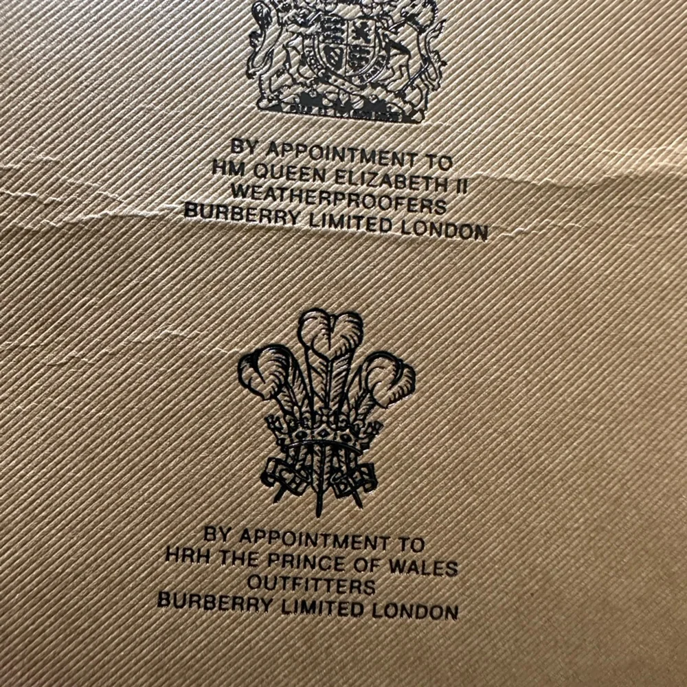 SOLD Auth Burberry Limited Edition London Tote Bag NEW - Picture 12 of 16